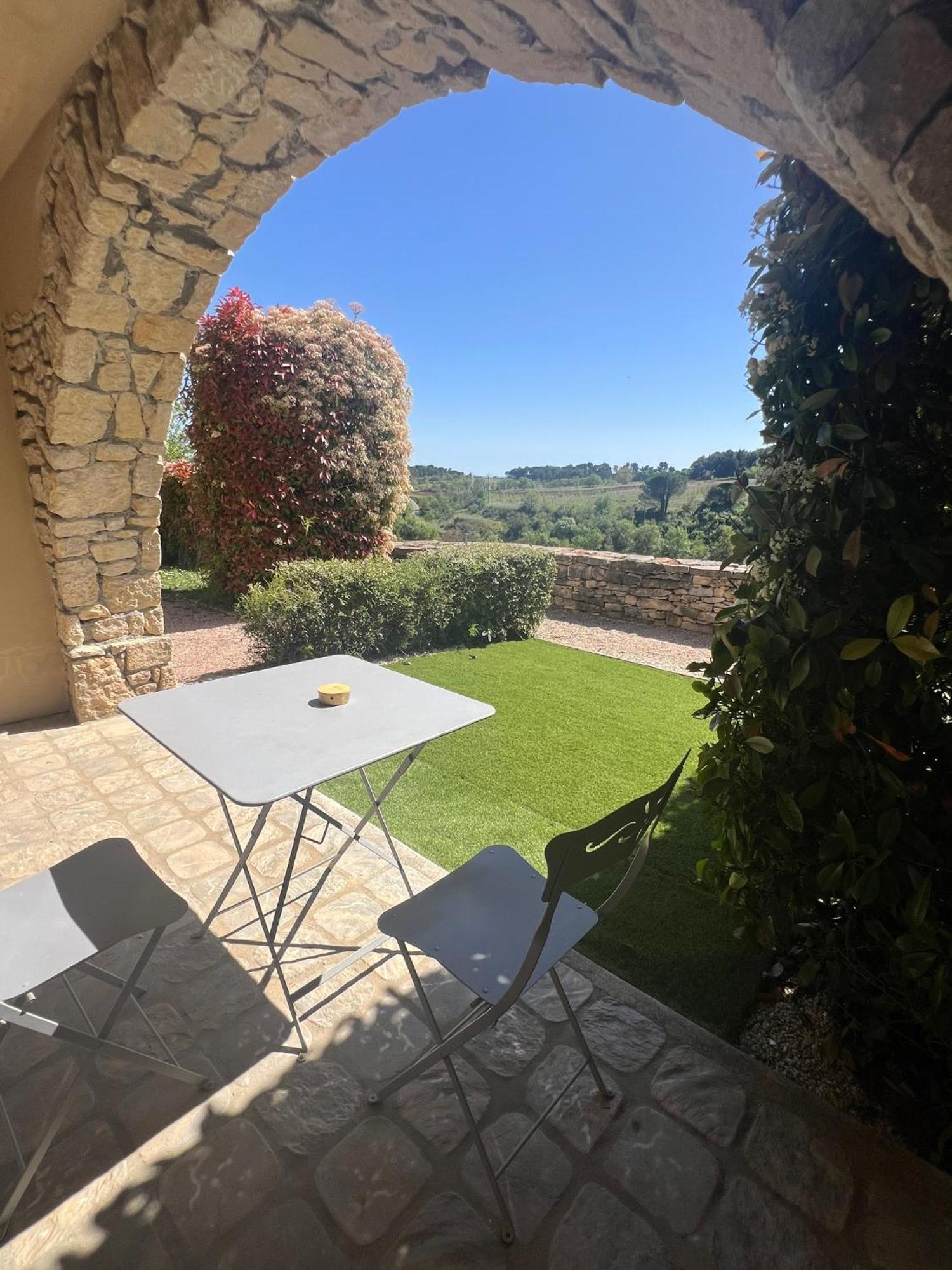 Logis Hotel Restaurant La Bergerie Aragon Bagian luar foto