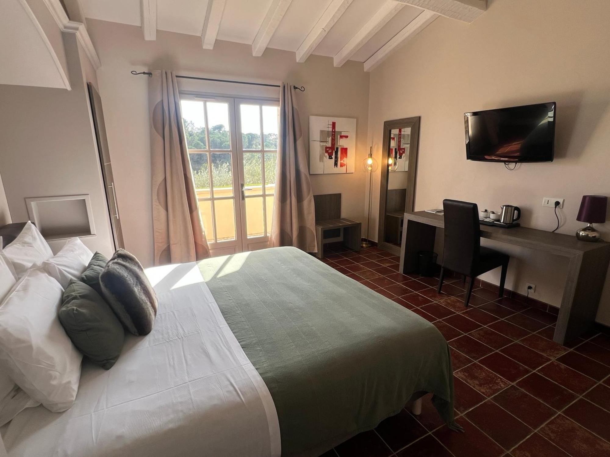 Logis Hotel Restaurant La Bergerie Aragon Bagian luar foto
