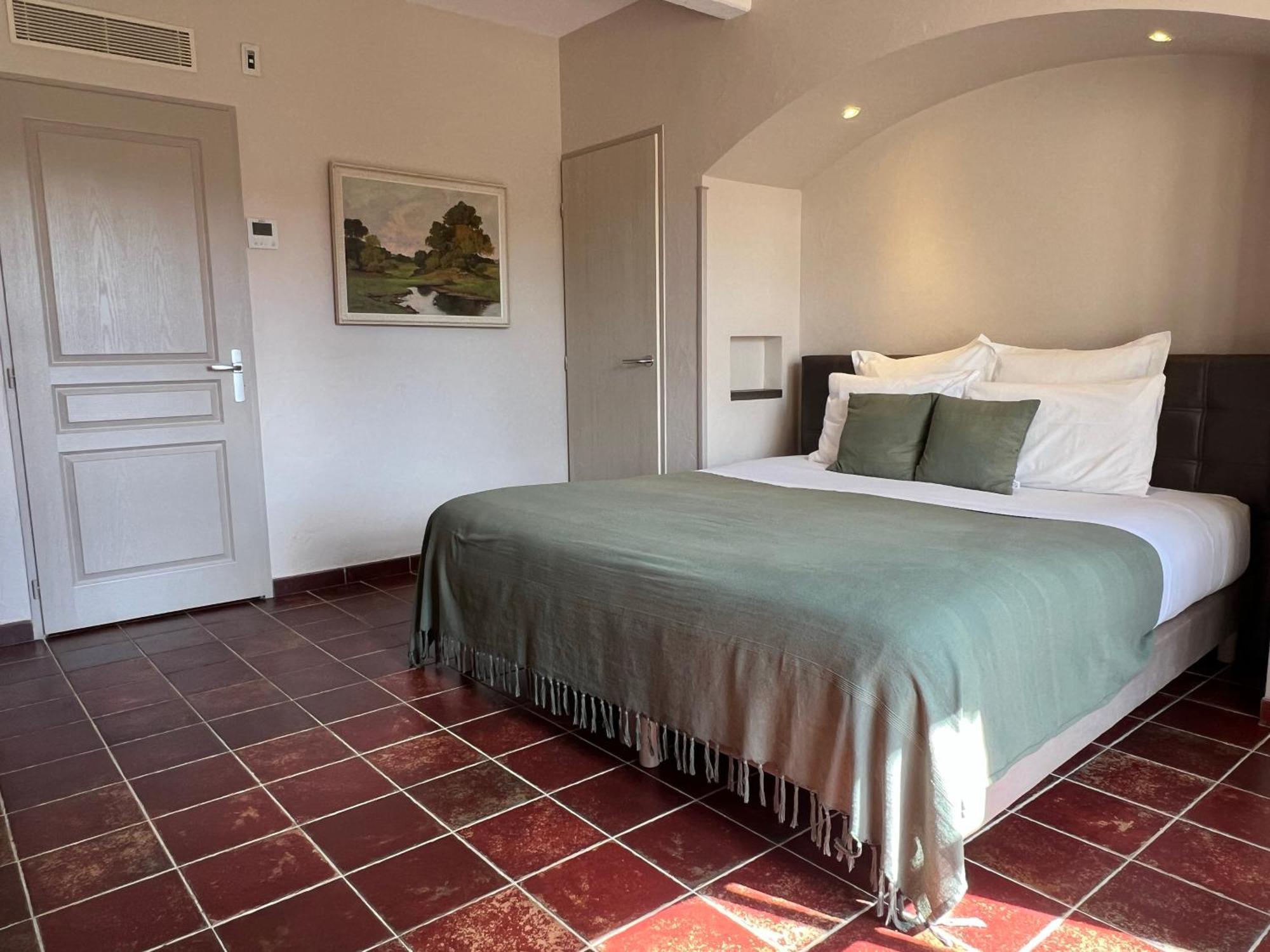 Logis Hotel Restaurant La Bergerie Aragon Bagian luar foto