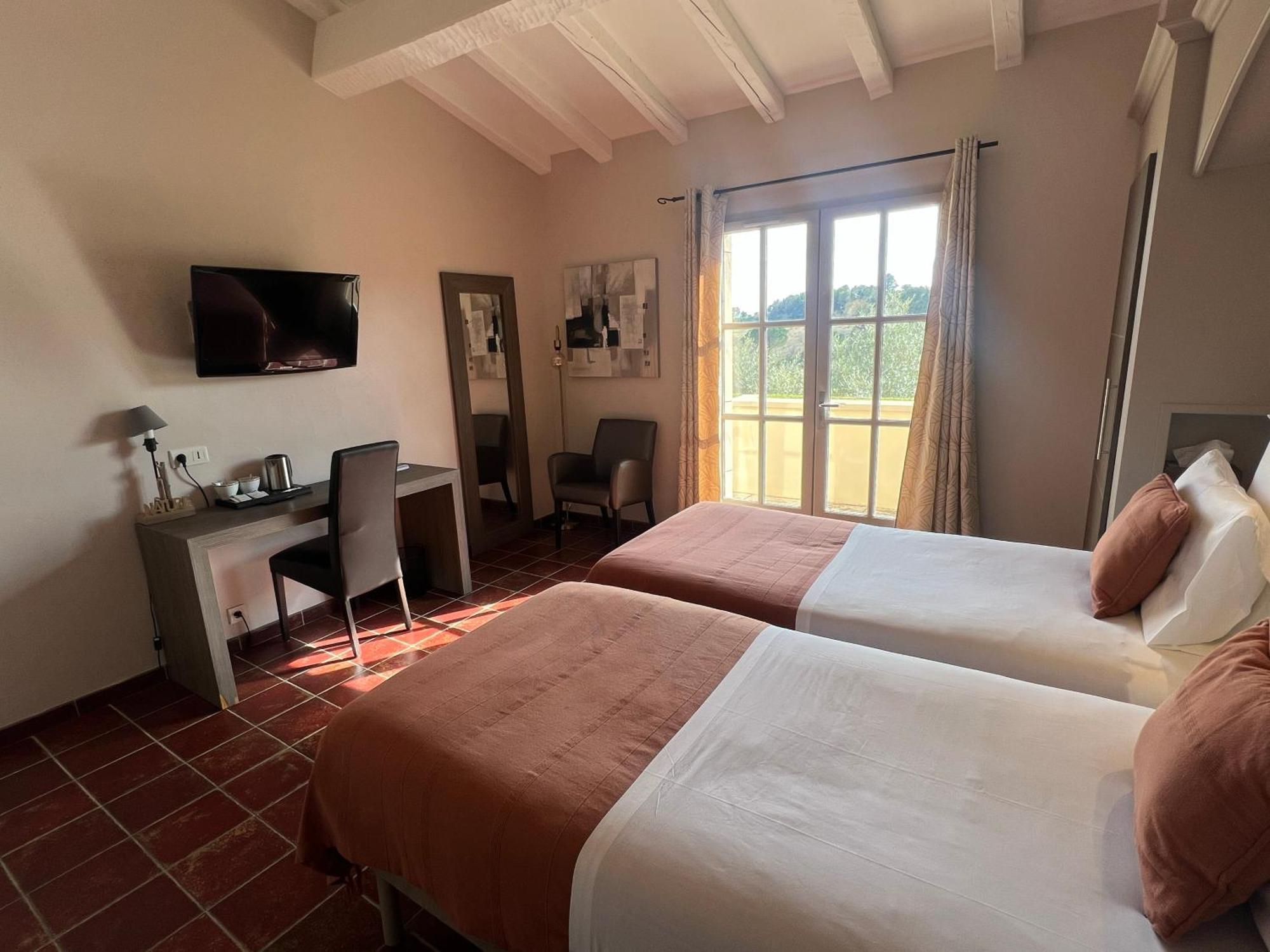 Logis Hotel Restaurant La Bergerie Aragon Bagian luar foto