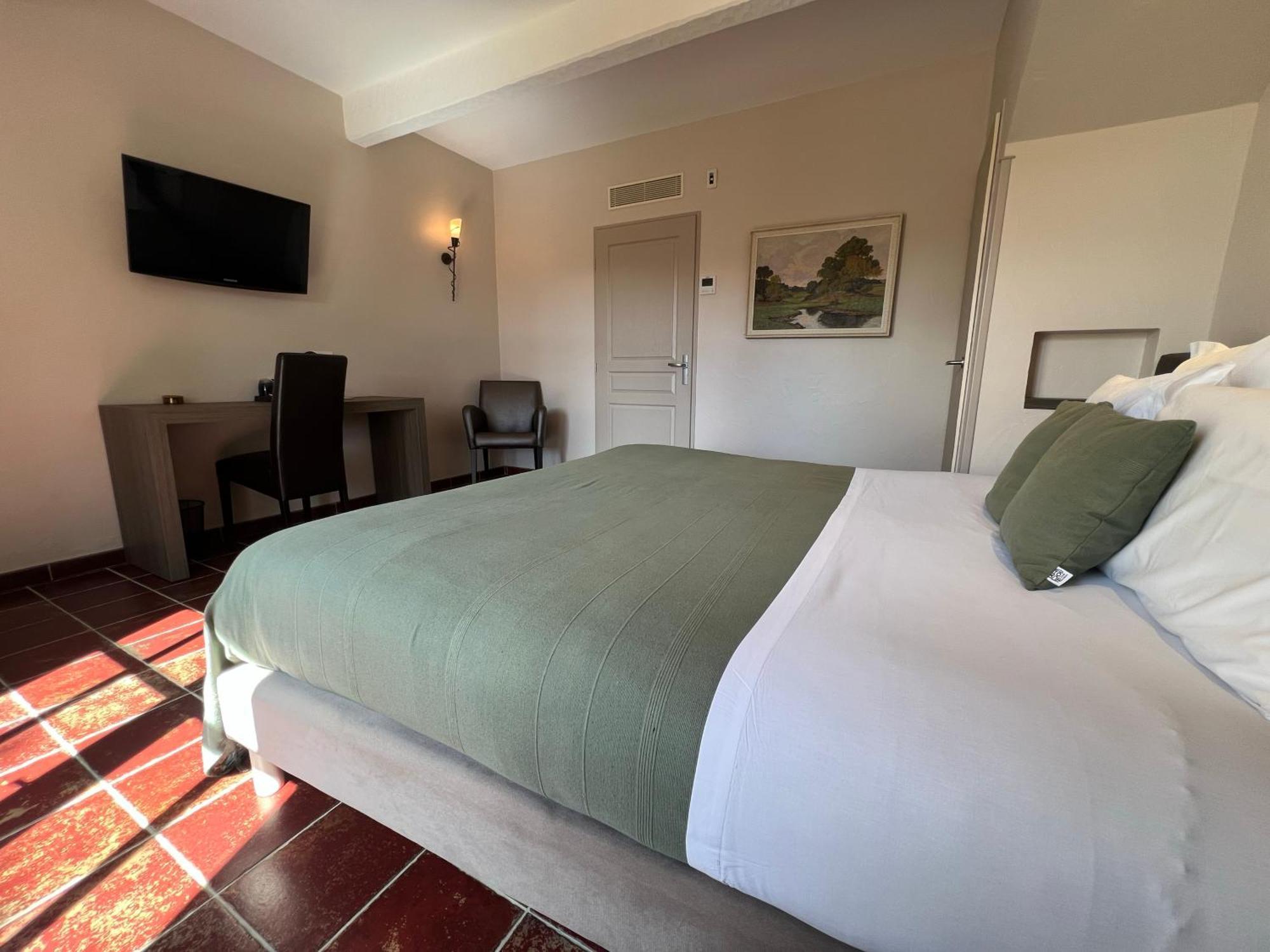 Logis Hotel Restaurant La Bergerie Aragon Bagian luar foto