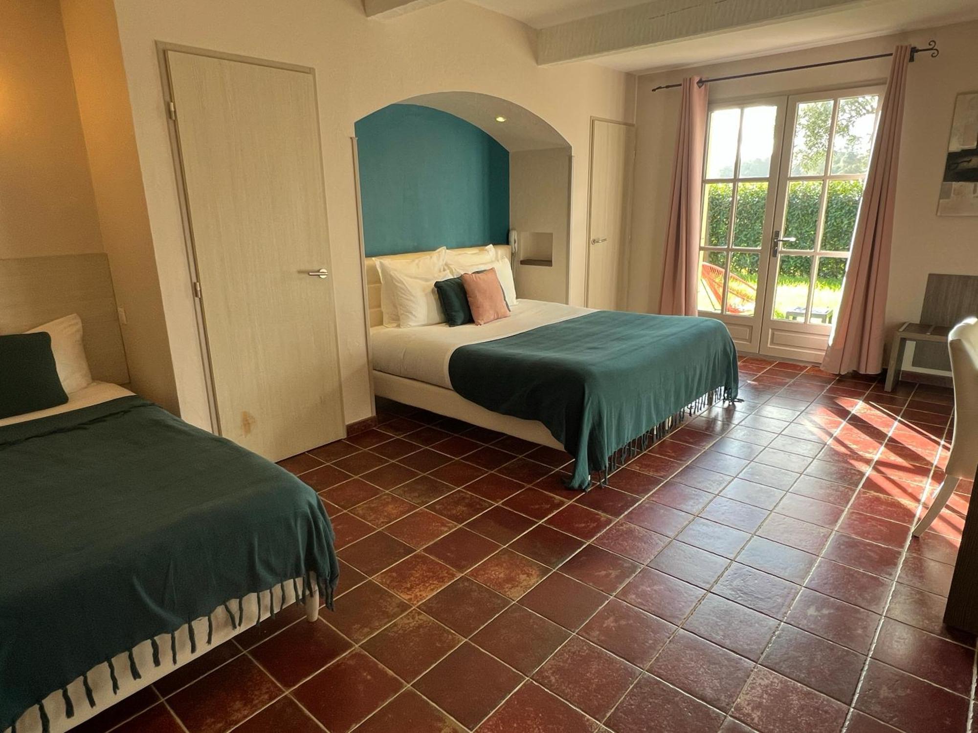 Logis Hotel Restaurant La Bergerie Aragon Ruang foto